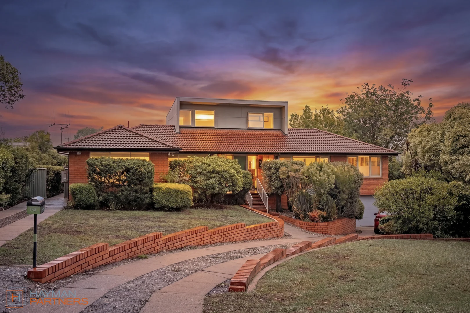Photo of 10 Henderson Street, Garran ACT 2605