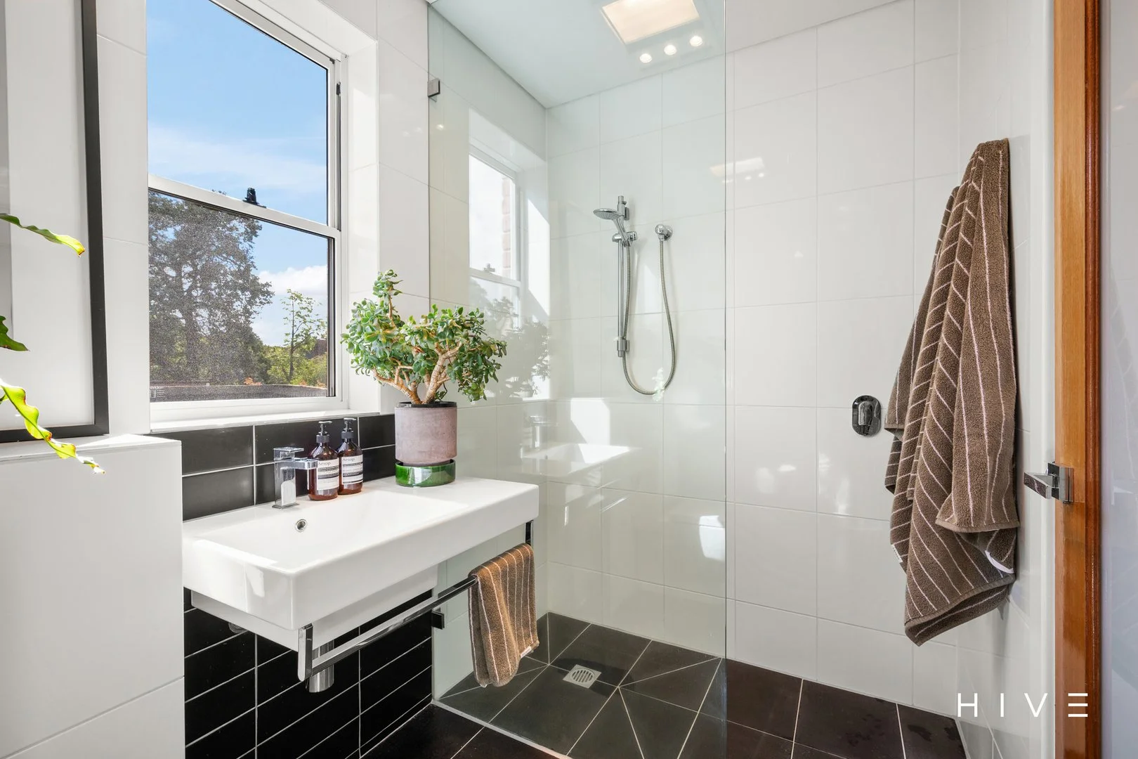 Photo of 27 Chowne Street, Campbell ACT 2612