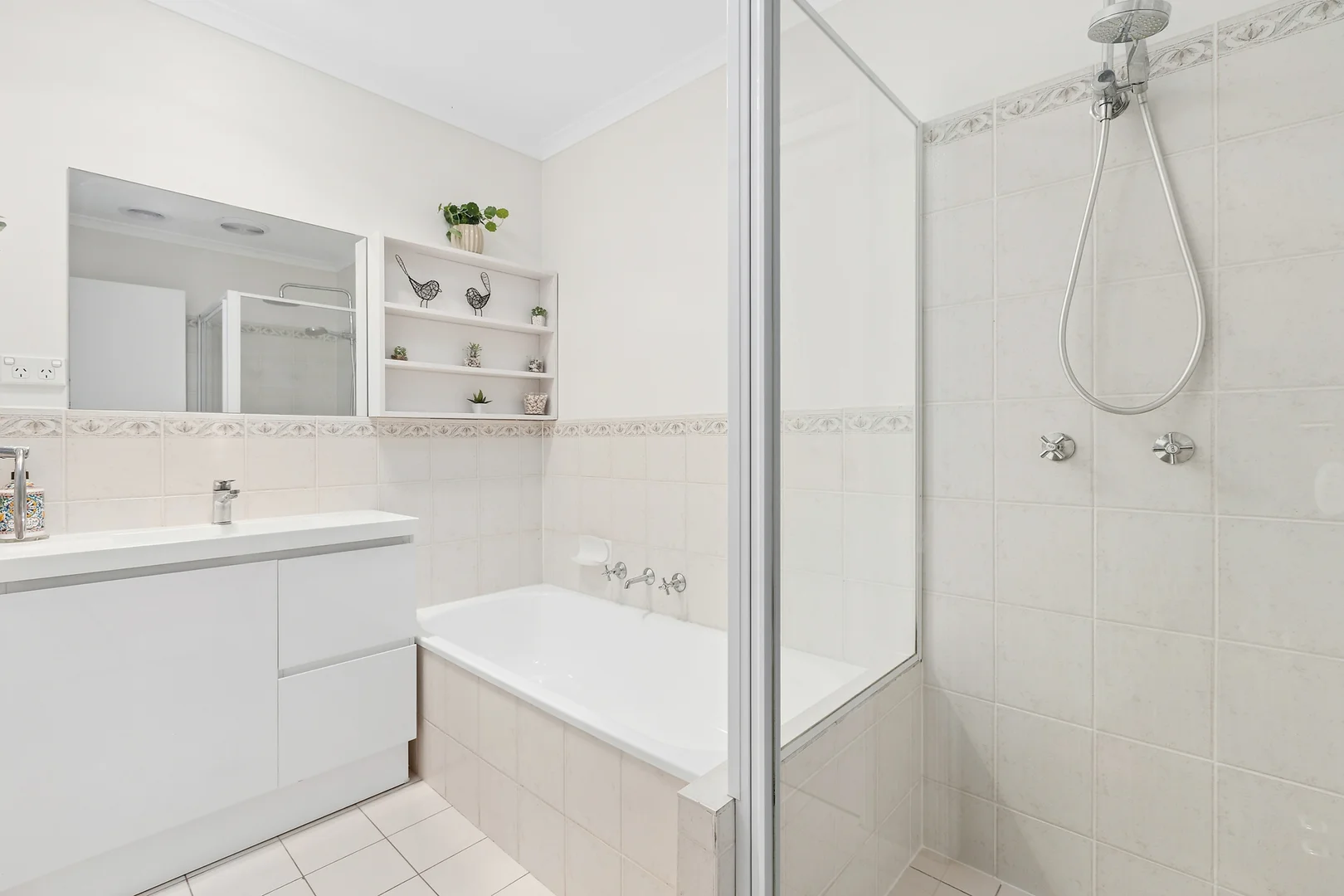 Photo of 10/2 Lander Crescent, Amaroo ACT 2914