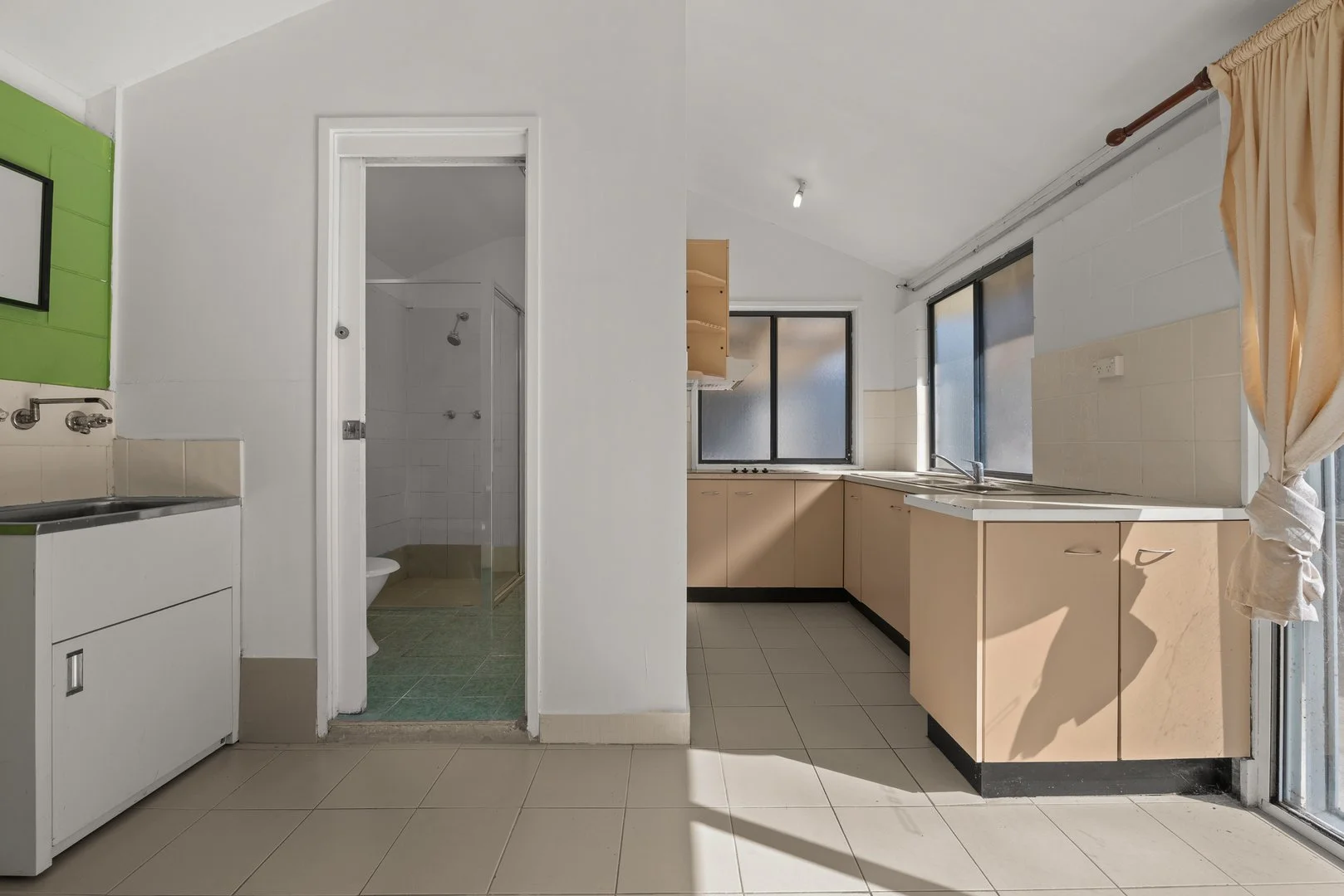 Photo of 21 Belconnen Way, Weetangera ACT 2614