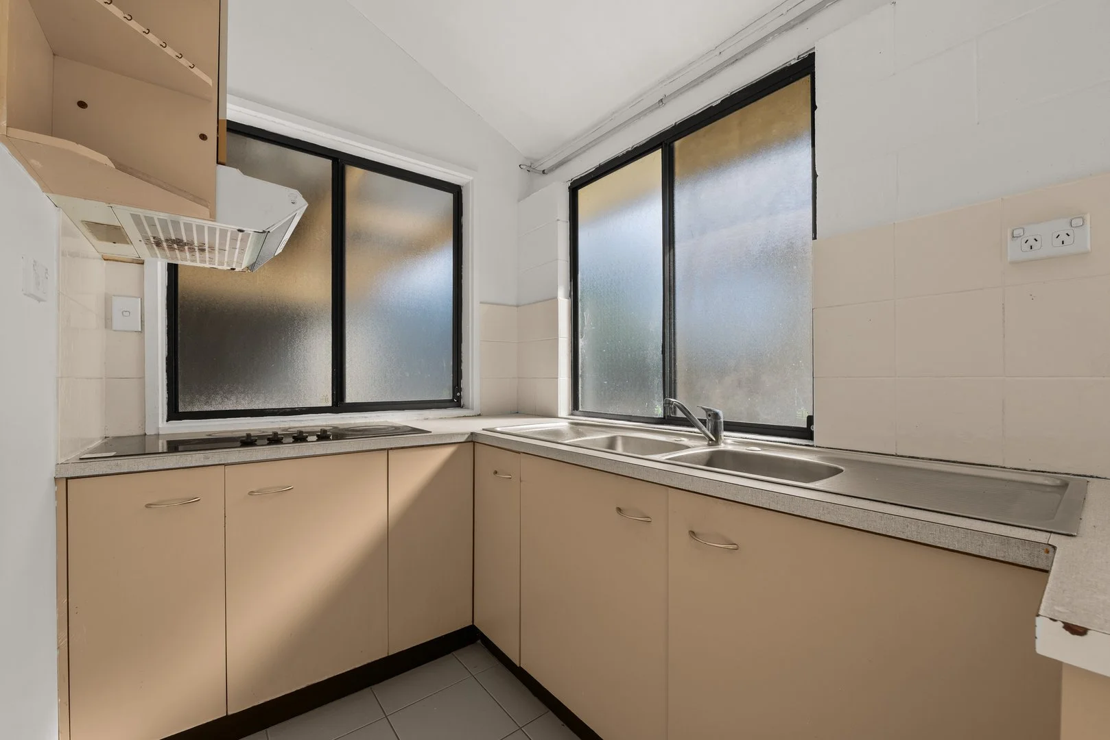 Photo of 21 Belconnen Way, Weetangera ACT 2614