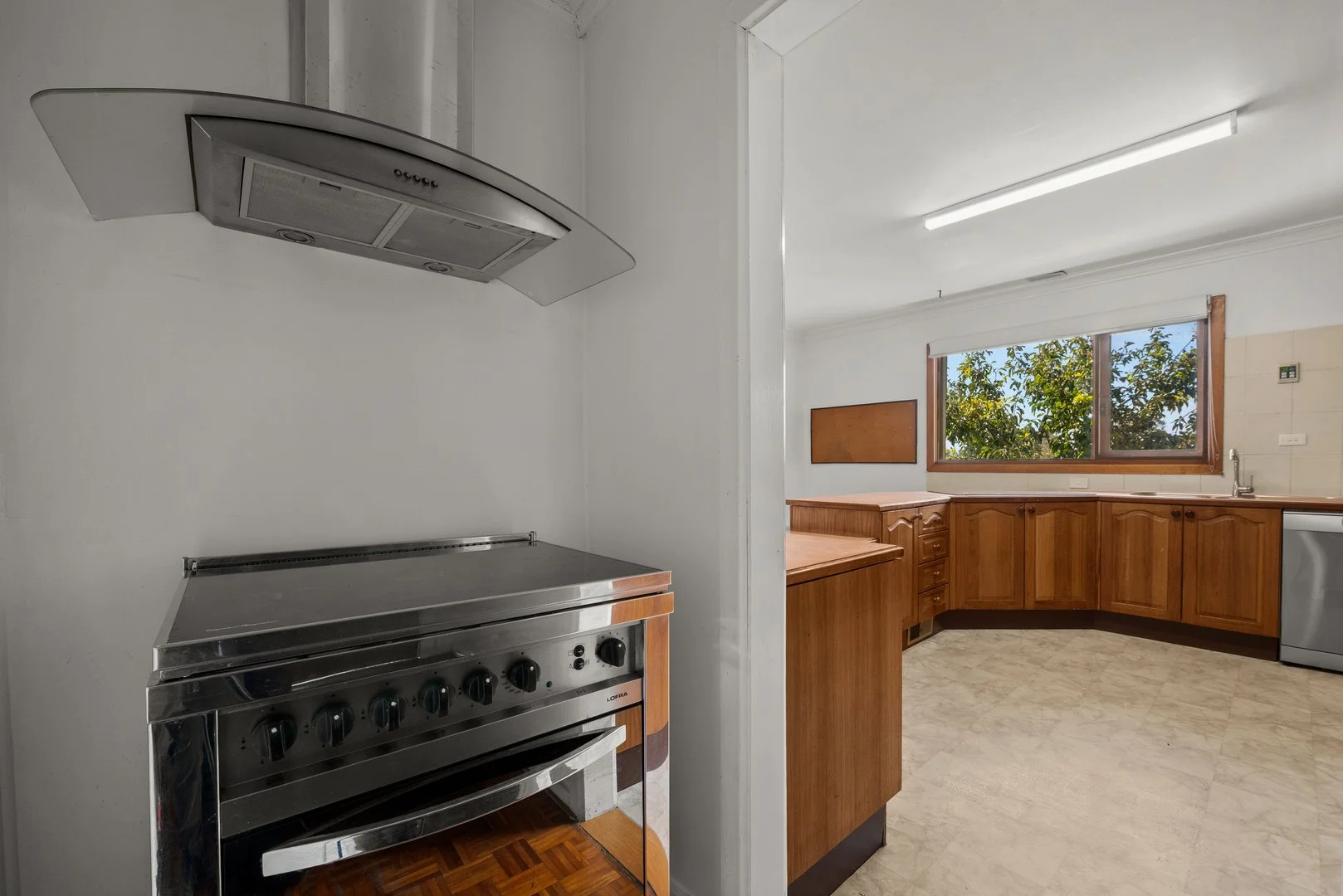 Photo of 21 Belconnen Way, Weetangera ACT 2614